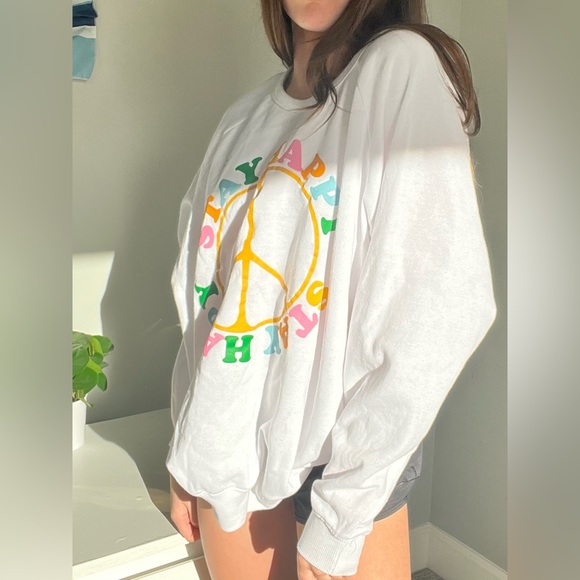 “ Stay Happy” crewneck - Picture 5 of 5